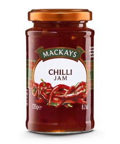 Glas mit Mackays Chili Jam 235g